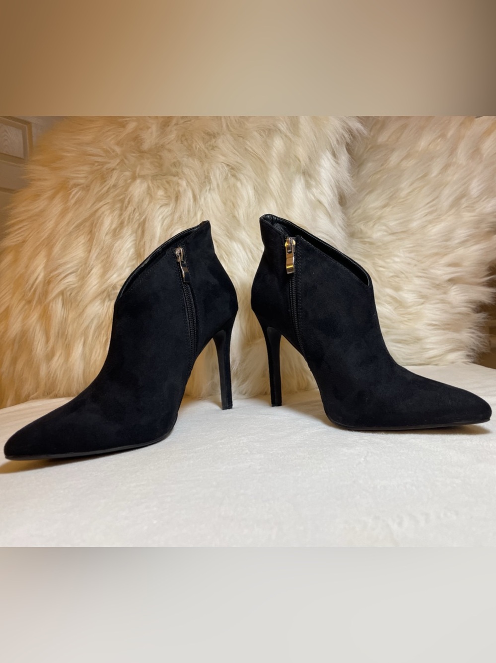 VENUS - Black Pointed-Toe Heeled Ankle Boots